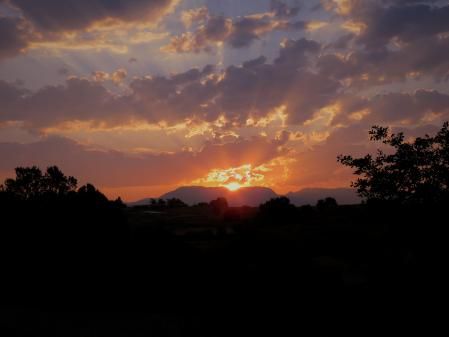 Amanecer en Les Preses, Girona.