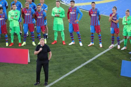 Koeman durante su discurso en el Gamper