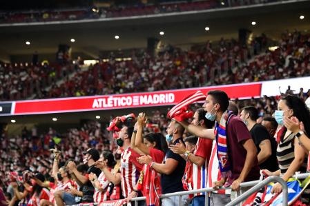 El público en las gradas del Wanda Metropolitano