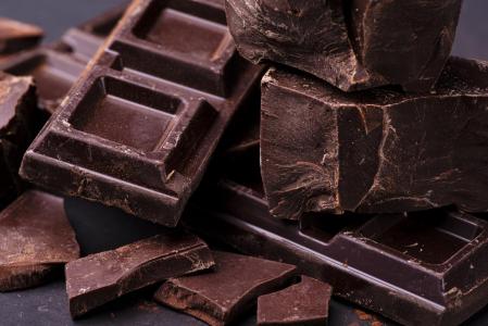 Trozos de chocolate negro