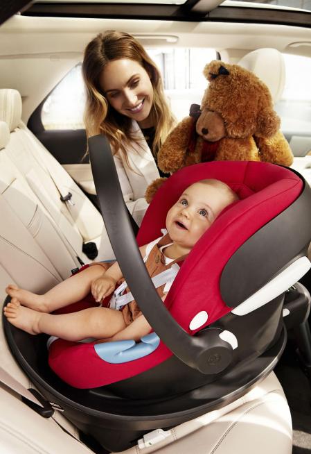 Siempre que se pueda, por seguridad, los niños deben ir sentados en su sillita infantil a contramarcha&nbsp;