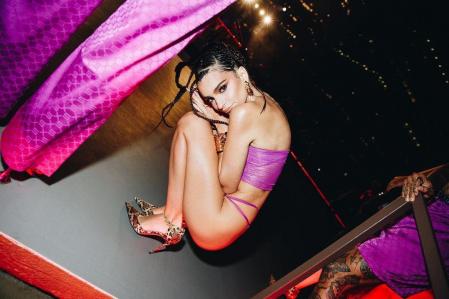 Emily Ratajkowski en el desfile Savage x Fenty Vol.3