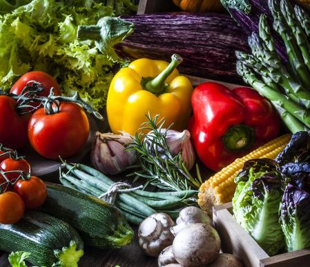 Se recomienda comer cinco porciones de fruta y verdura al día.