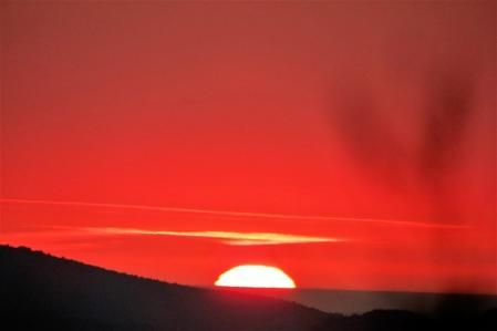 El amanecer otoñal visto desde el Coll de Bracons.