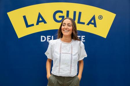 Ana Iglesias, ganadora de MasterChef8, en la campaña de publicidad para La Gula del Norte