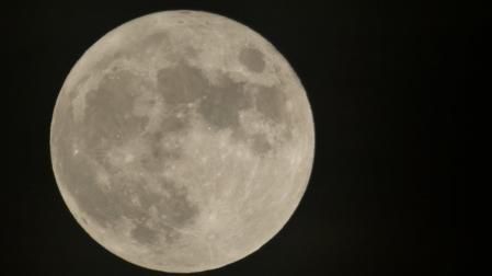 Los cráteres de la Luna llena del Cazador.