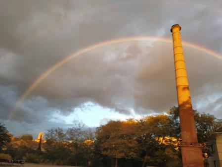 Arco iris en la chimenea de Terrassa.