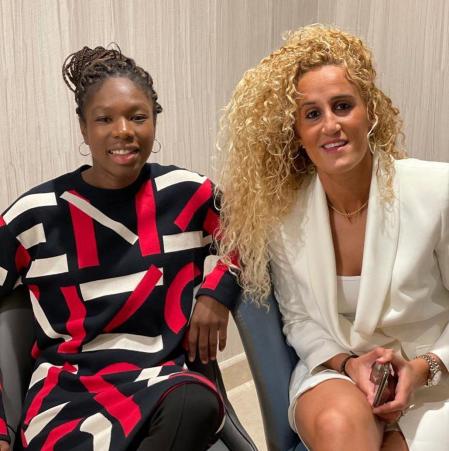 Aminata Diallo y Kheira Hamraoui durante una comida en Dubái