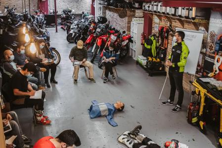 Formación de “Rescue Bike” sobre como actuar en caso de accidente de trafico