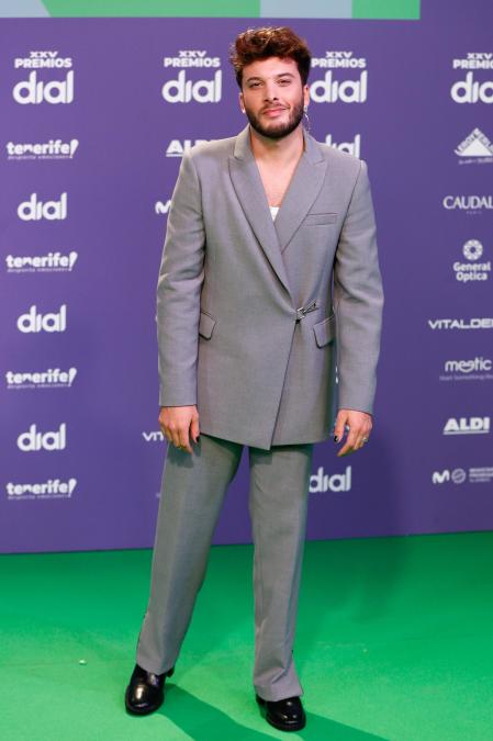 Blas Cantó en la alfombra roja de los Premios Dial 2021