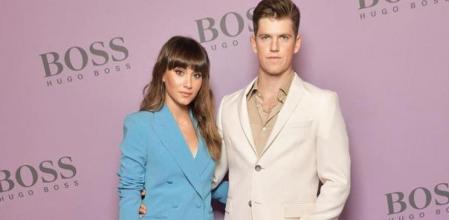 Aitana Ocaña y Miguel Bernardeau en el desfile de Boss en Milán