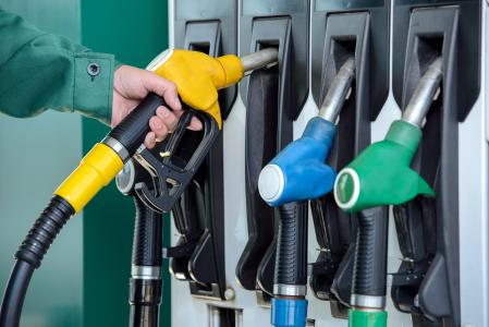El precio del combustible (diesel o gasolina) varía en función de la estación de servicio