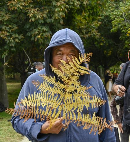 Ai Weiwei en la presentación de la exposición que presenta en el Museo Serralves de Oporto  y que se puede ver hasta el 9 de julio