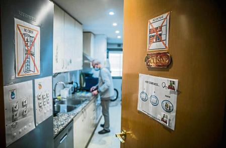 27 - 03 - 2022 / Hospitalet de Llobregat / Familia con dos hijos gemelos con autismo / Foto: Llibert Teixidó - Para reportaje de Domingo Marchena