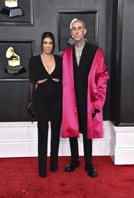 Kourtney Kardashian y Travis Baker en los Grammy