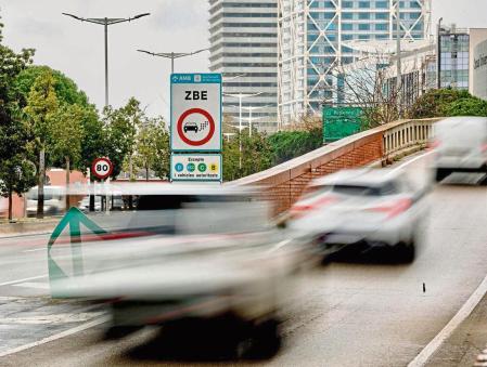 Los ayuntamientos no multarán durante los primeros meses de implementación de las ZBE&nbsp;