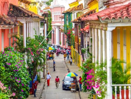 Una calle del casco histórico de Cartagena de Indias