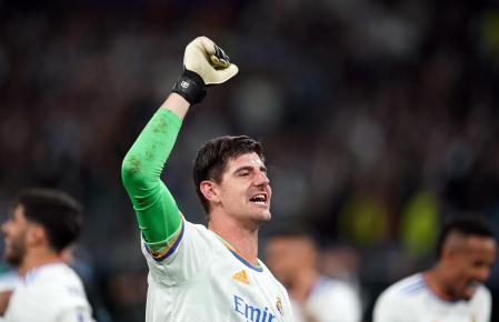04 May 2022, Spain, Madrid: Real Madrid goalkeeper Thibaut Courtois celebrates following the UEFA Champions League semi final, second leg soccer match between Real Madrid and Manchester City at the Santiago Bernabeu. Photo: Nick Potts/PA Wire/dpa
04/05/2022 ONLY FOR USE IN SPAIN