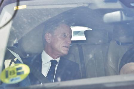 El primo del alcalde de Madrid, Carlos Martínez Almeida a su salida del juzgado de Plaza Castilla en Madrid este jueves