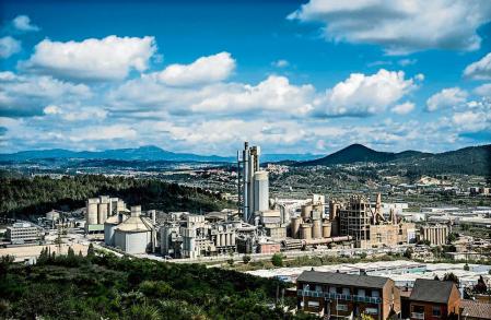 foto XAVIER CERVERA 19/04/2015 cementera (ciments) molins a sant vicenc dels horts (alcalde oriol junqueras), baix llobregat ,prov barcelona