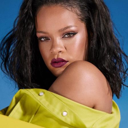 Rihanna triunfa con los productos de su firma Fenty