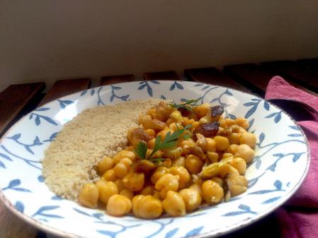 Cuscús con garbanzos al curry