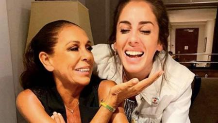 Isabel Pantoja y Anabel Pantoja juntas