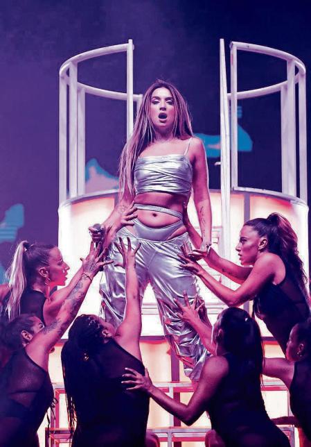 Lola Indigo durante el concierto en el Summerfest en Puigcerdà. Joan Reyes / Nord Media