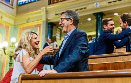 Pleno en el congreso de los diputados Yolanda Diaz con Patxi Lopez