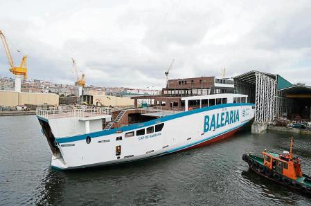 Baleària bota el ‘ferry’ eléctrico ‘Cap de Barbaria’ que incorporará el próximo verano a la línea Ibiza-Formentera