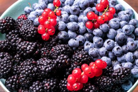 Fresas, arándanos, grosellas negras o moras son fuentes potentísimas de antioxidantes