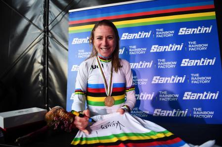 Annemiek Van Vleuten estuvo totalmente pletórica tras ganar su segundo mundial de ruta en Australia.