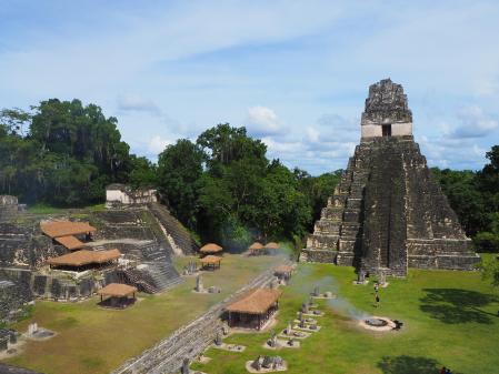 El Gran Jaguar es uno de los principales templos de Tikal