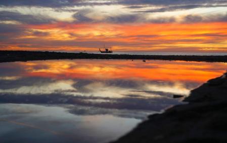 Candilazo al amanecer en Fuengirola.