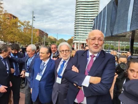 Juan Roig a su llegada al evento en defensa del Corredor Mediterráneo que se celebra en Barcelona