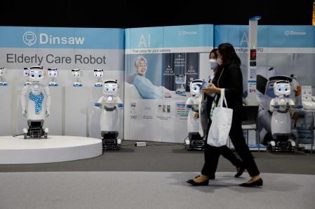 Robots para el cuidado de ancianos durante la cumbre de Cooperación Económica Asia-Pacífico (APEC) en Bangkok el pasado 18 de noviembre de 2022