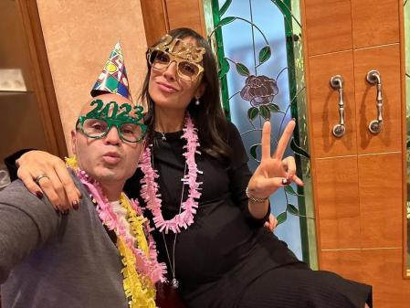 Andrés Iniesta y Anna Ortiz dan la bienvenida al 2023 con el quinto hijo en camino