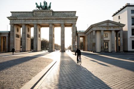 Puerta de Brandemburgo, en el centro de Berlín, durante la pandemia