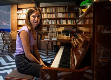 La escritora Helena Aguilera presenta el libro L’esfuma.