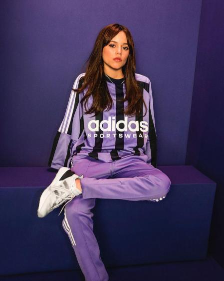 Jenna Ortega en la campaña de la nueva línea de Adidas