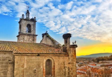 El encanto de la calima en Valencia de Alcántara.