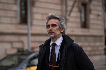 El letrado Cristóbal Martell en la sede del Tribunal Superior de Justícia de Catalunya