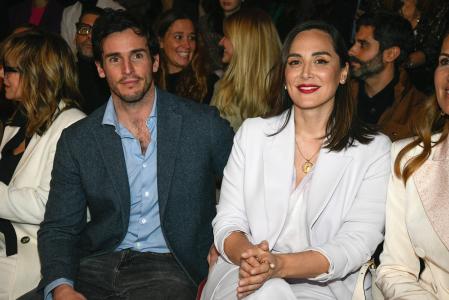 Iñigo Onieva y Tamara Falcó durante el desfile de la firma Pedro del Hierro en la Mercedes Benz Fashion Week Madrid, a 16 de febrero de 2023, en Madrid