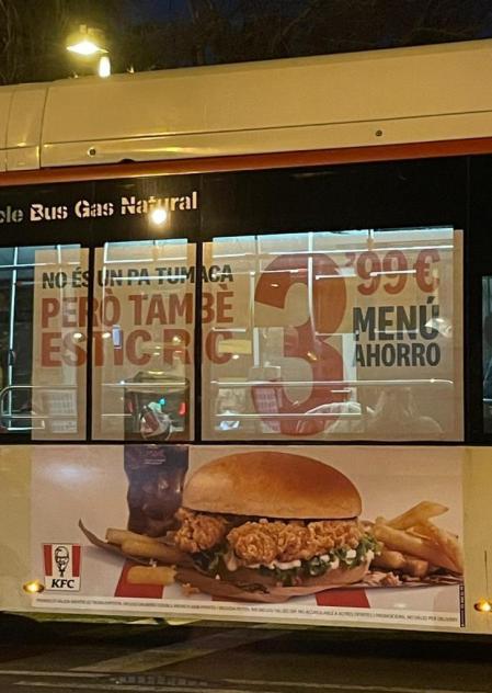 Mensaje que se podía ver en los autobuses de Barcelona el pasado lunes.