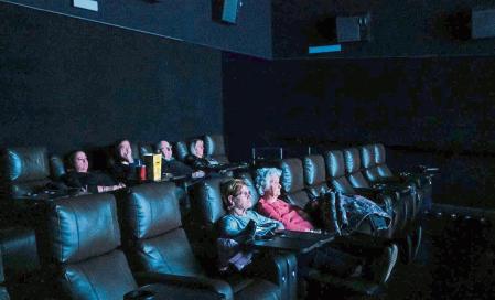 fotos de cualquiera de las salas Cinesa de Barcelona, para ilustrar reportaje sobre la tarifa plana que lanzan a partir de abril: 15,90 euros al mes Cinemes La Farga Cinesa