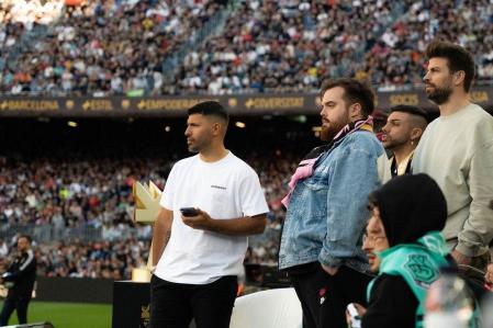 Sergio Agüero, Ibai Llanos y Gerard Piqué, el pasado domingo en el Camp Nou