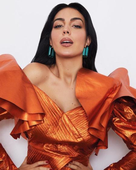 Georgina Rodríguez no contaría toda la verdad en su 'reality', según un ex compañero de trabajo suyo.