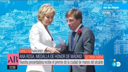 Ana Rosa Quintana recibe la Medalla de Honor de la ciudad de Madrid