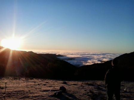 El saludo al sol en el santuario dels Munts.