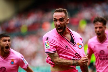 Sergi Darder celebra su gol contra el Rayo Vallecano